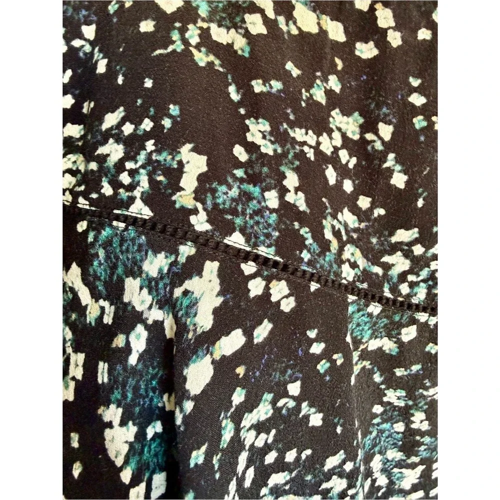 Aritzia Sunday Best Zelda Mini Skirt, Size 2, Black w/ White and Blue Flowers